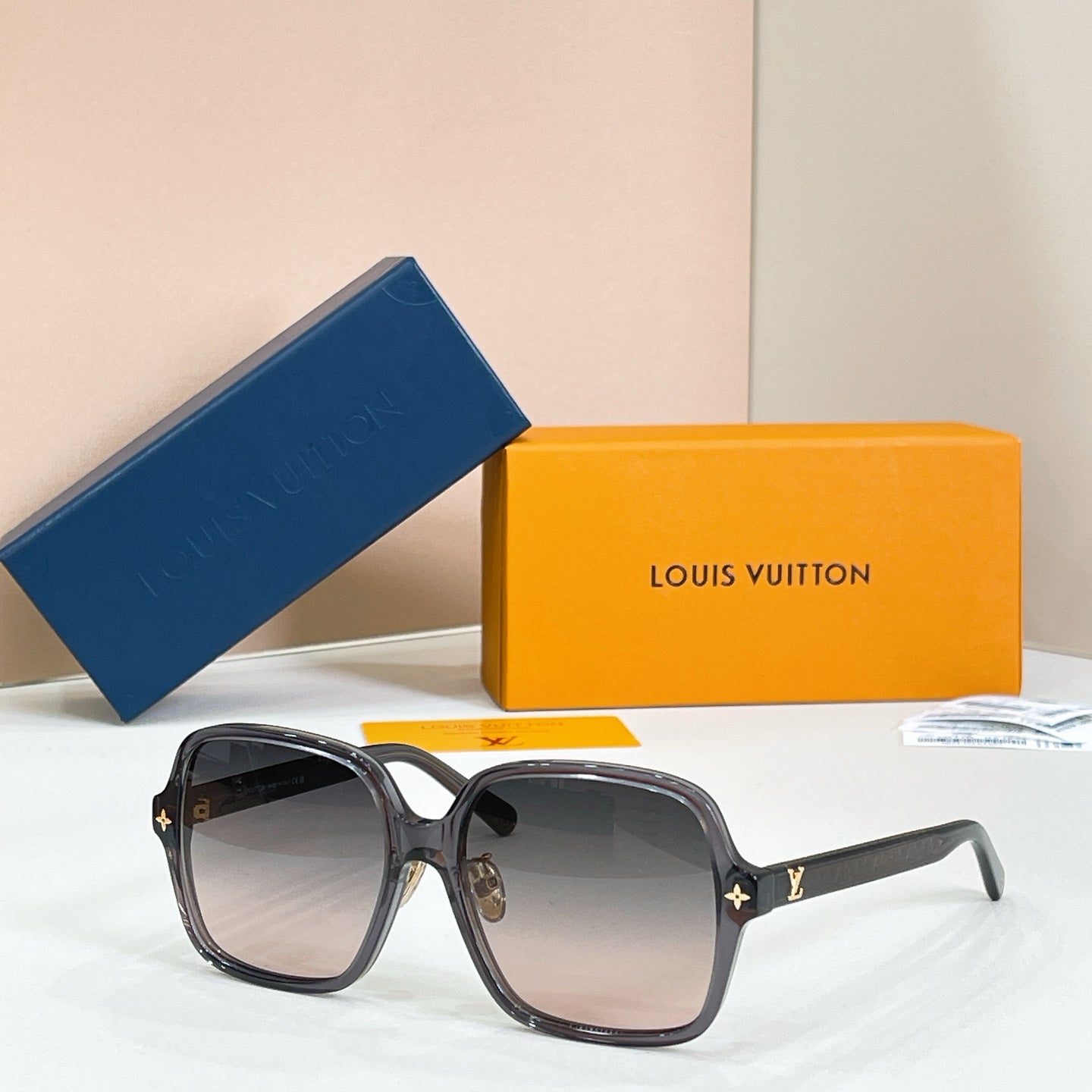 Louis Vuitton Sunglasses-Z3044E