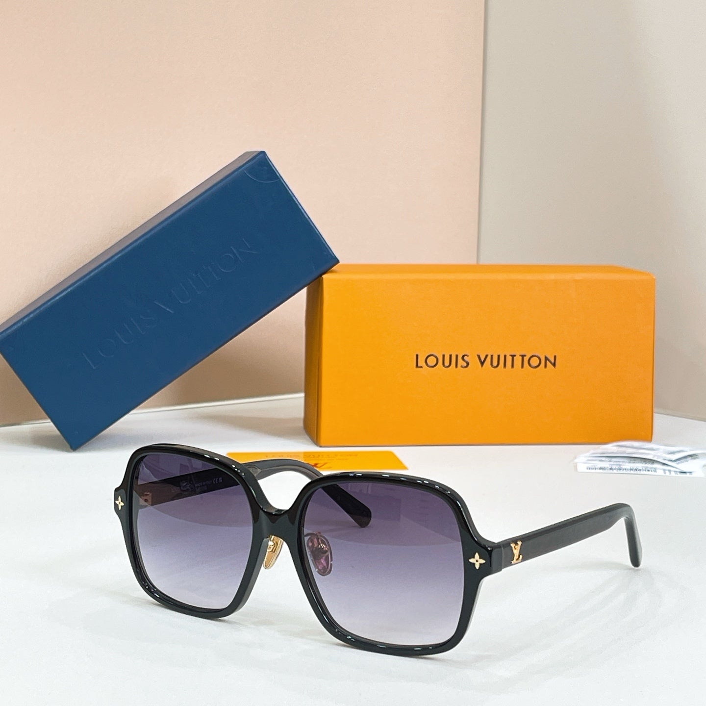 Louis Vuitton Sunglasses-Z3044E