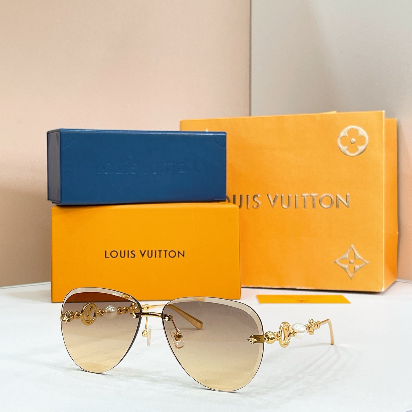 Louis Vuitton Sunglasses-Z3318U