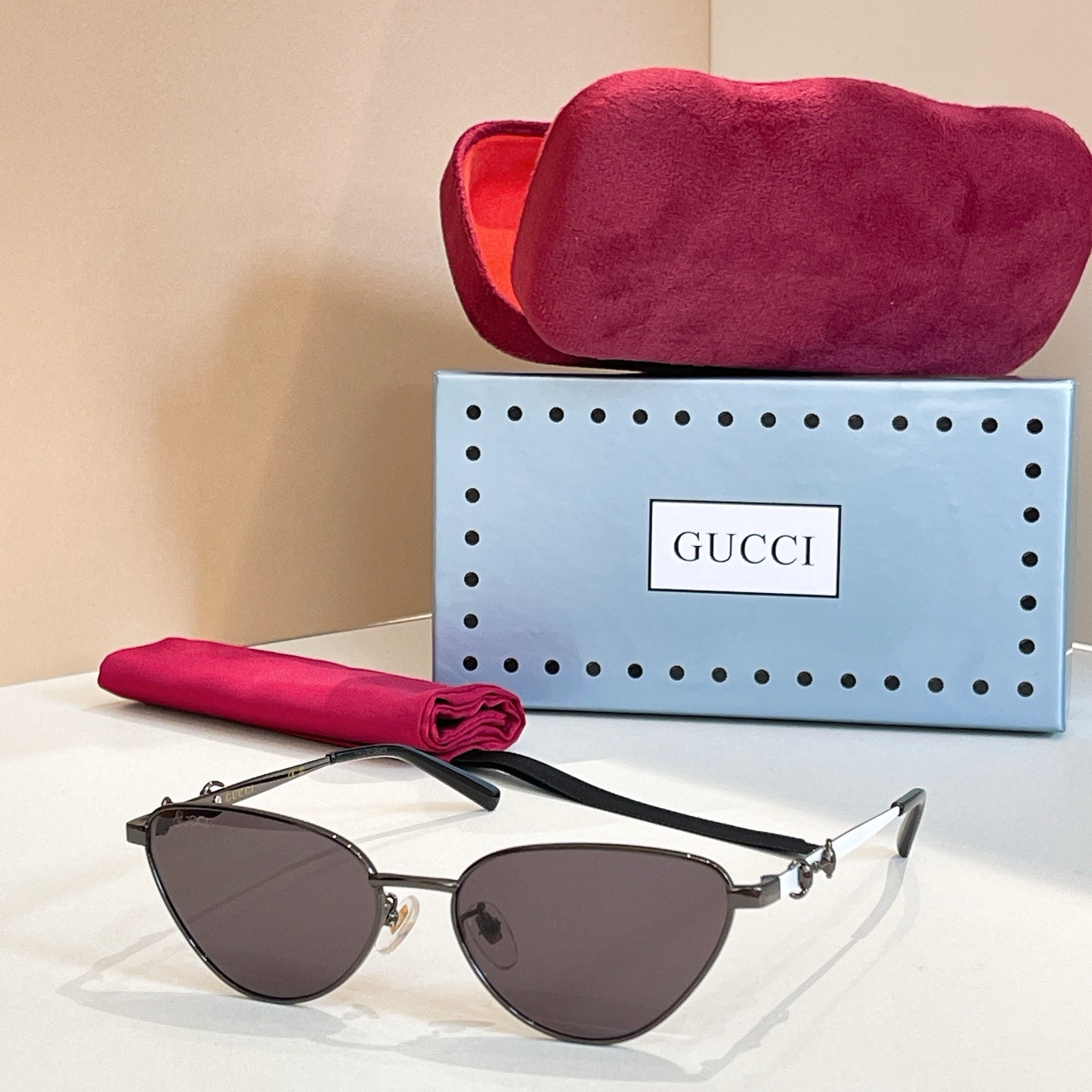 GUCCI Sunglasses-GG2054O