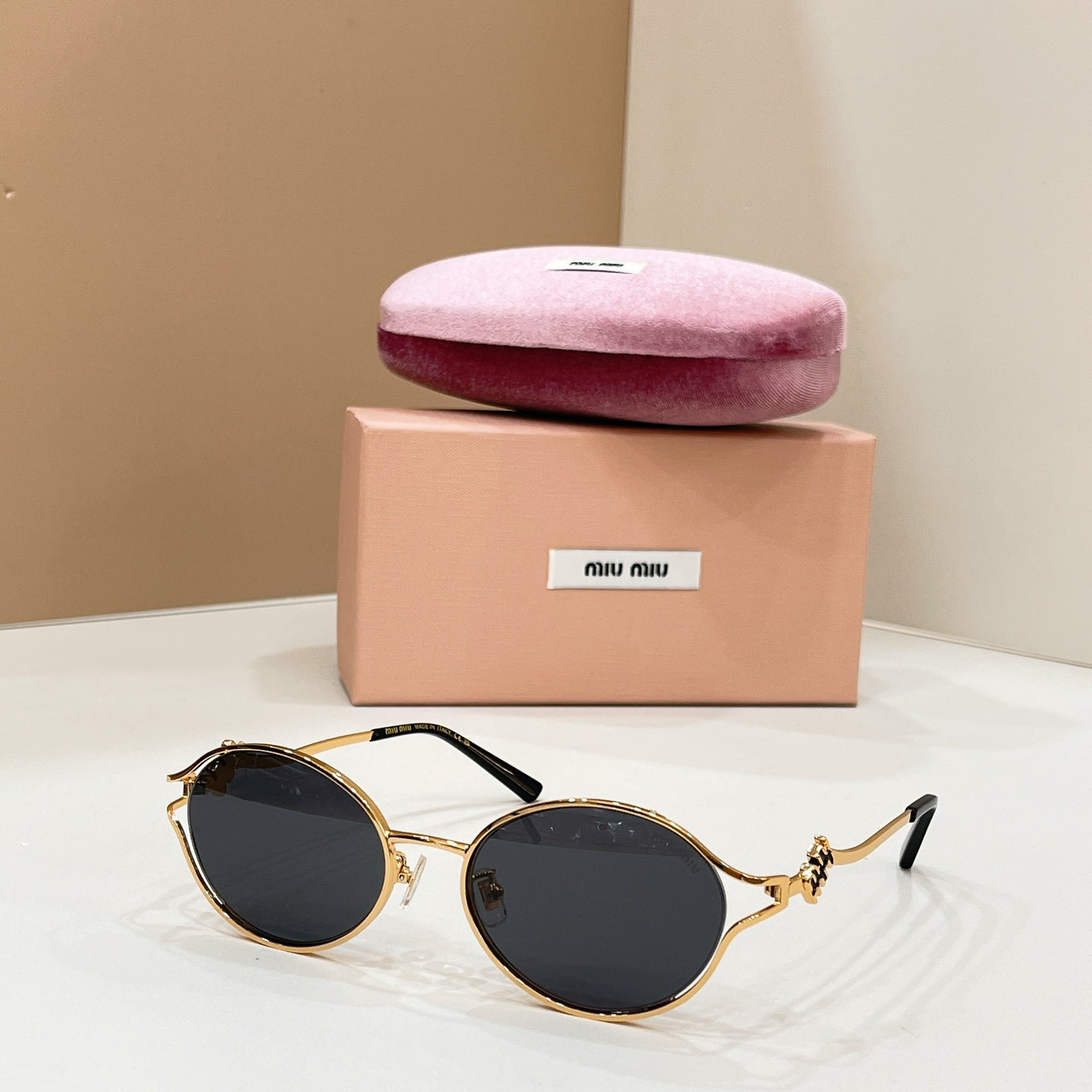 MiuMiu Sunglasses-Smu73w