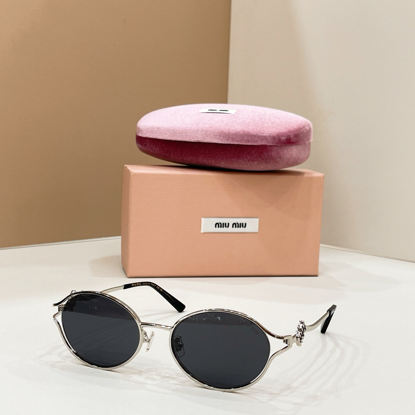 MiuMiu Sunglasses-Smu73w