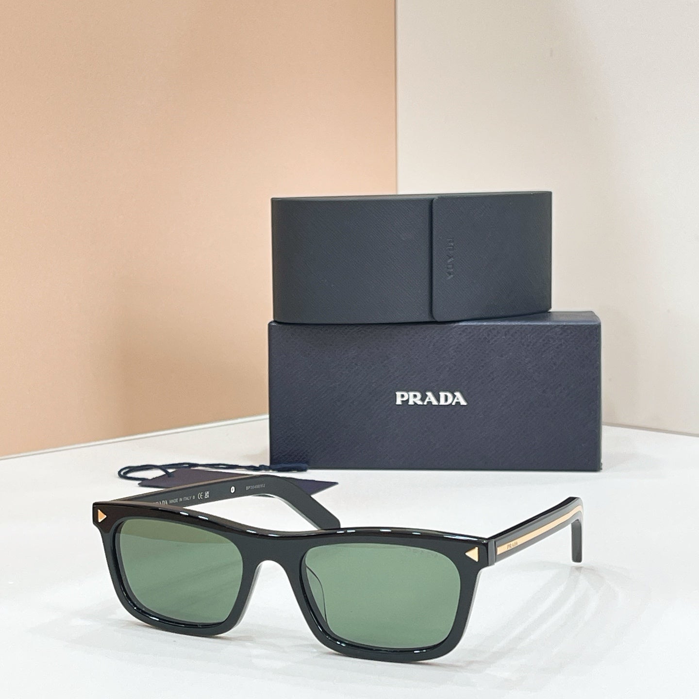 PRADA Sunglasses-SPR D05